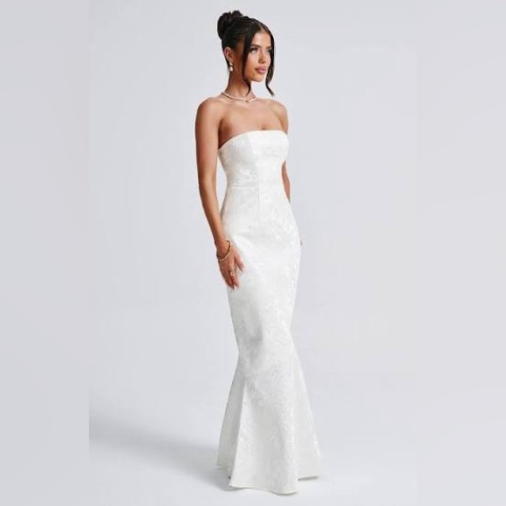 Elegant White Strapless Maxi Dress